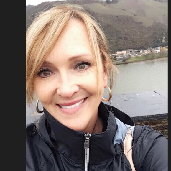 Meet your Posher, Anne - Picture 1 of 1